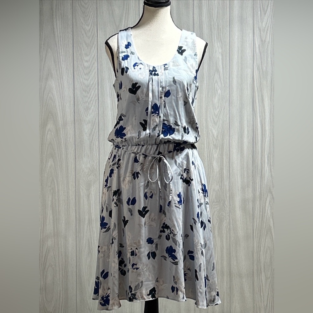 Banana Republic Sleeveless Light Blue Floral Dress Size Small